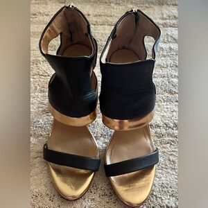 BCBGMAXAZRIA Gold Black Leather Shoes High Heels Ankle Dress Shoes Strappy 8.5